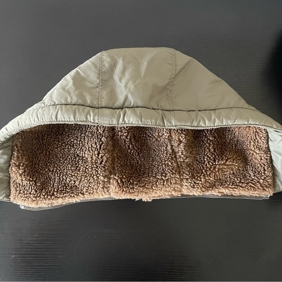 Lure Jeans Co. green bomber jacket with brown faux fur lining - Picture 7 of 13